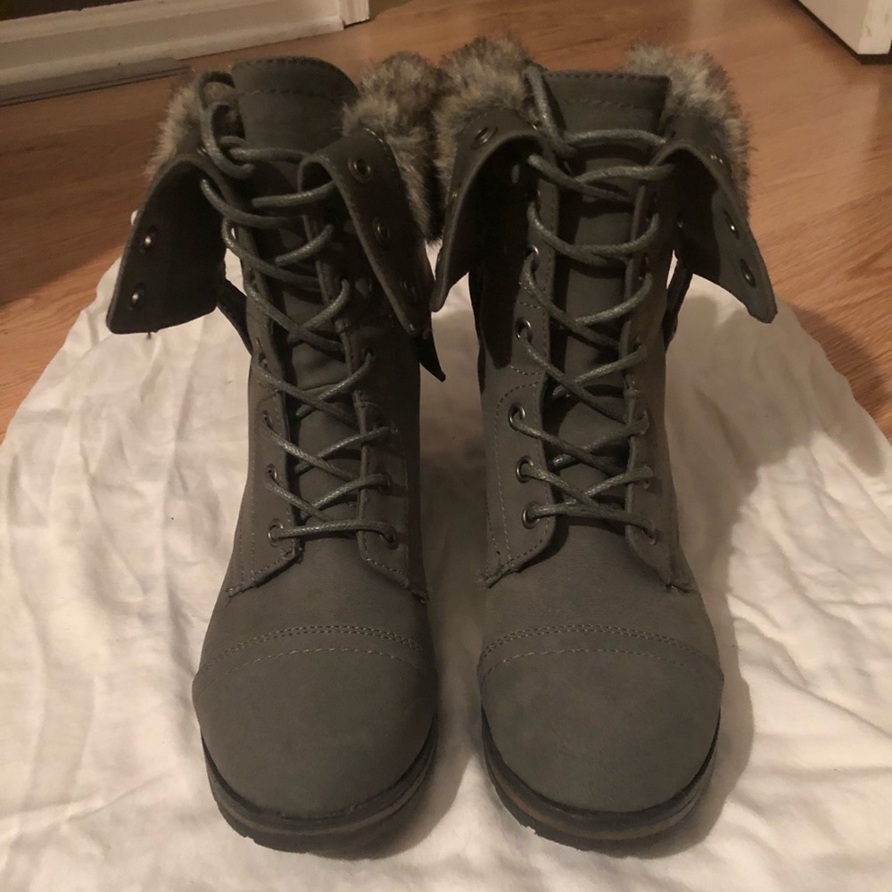Fall fur boots